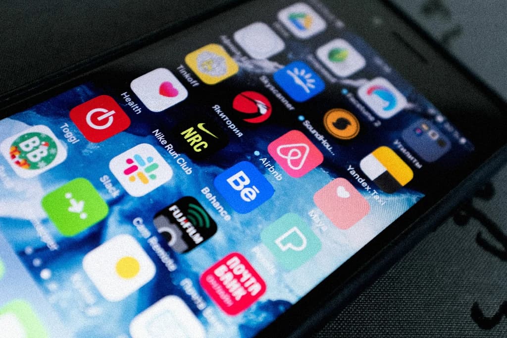 Chuẩn bị cho chuyến đi Malaysia: mạng, tiền và app trong một bài