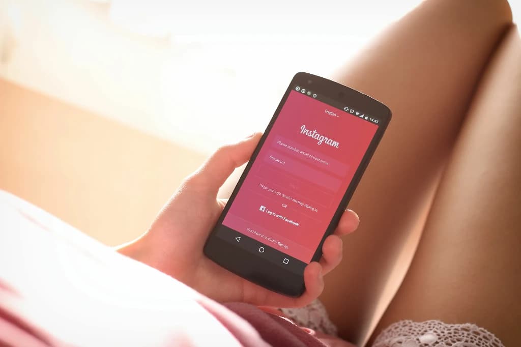Instagram tốn bao nhiêu data? Cách ước tính khi du lịch