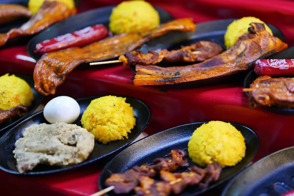Ăn gì ở Philippines? Những món nhất định phải thử
