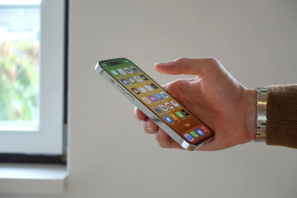 Danh sách iPhone hỗ trợ eSIM và số eSIM tối đa