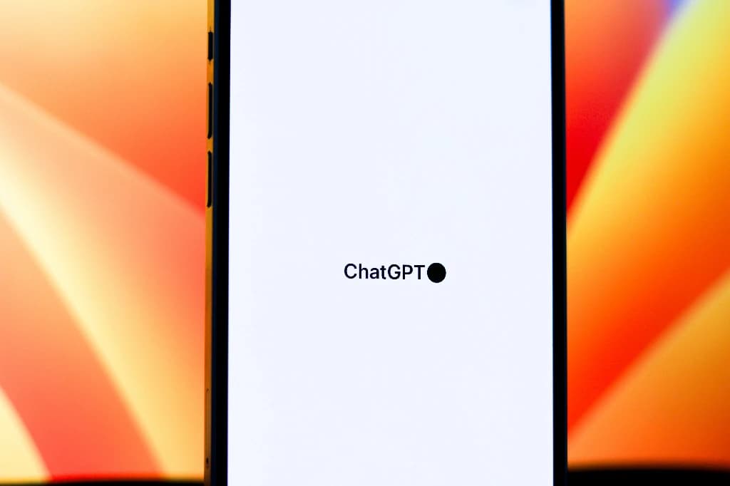 Dùng ChatGPT ở nước ngoài bằng eSIM được không?
